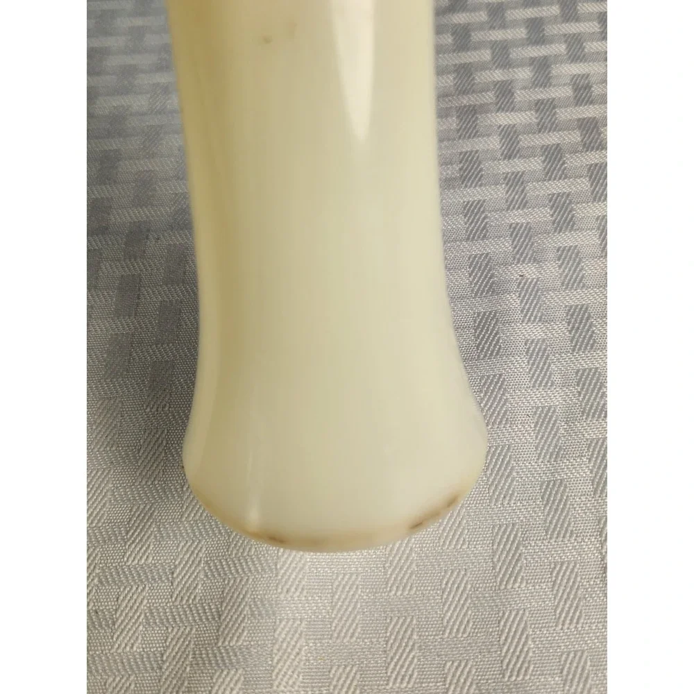 Tupperware Hourglass Salt Pepper  Shaker Set White 718  Vintage 6in.